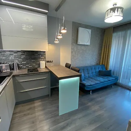 Apartment Noir Silvery